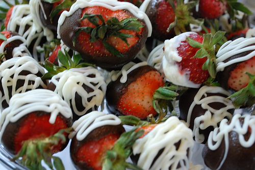 chocolate covered strawberries white chocolate