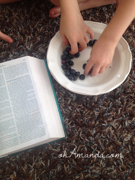 Bible Detectives: a free printable summer devotion for kids from ThrivingFamily.com // a review from ohAmanda.com